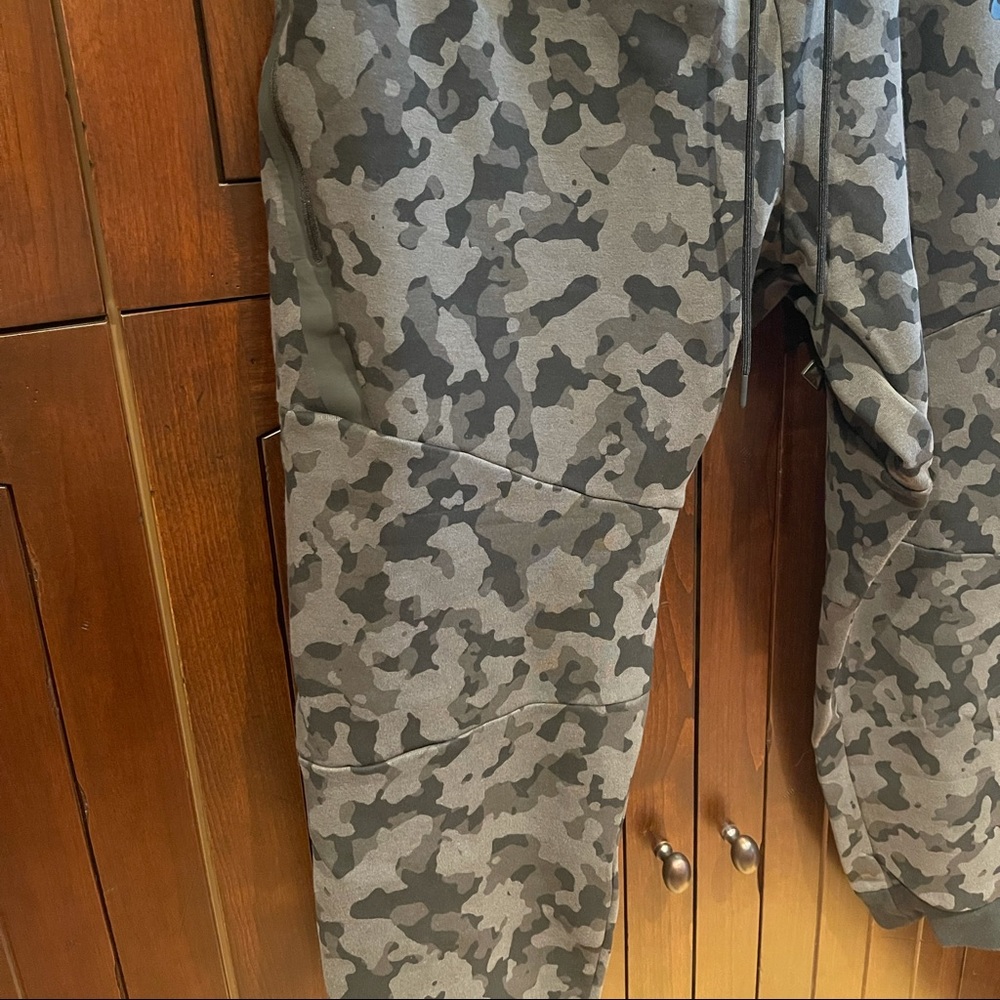 Jogging Pants - image 3